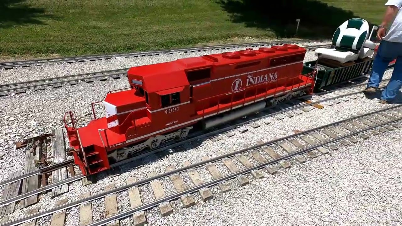 A Visit to the New Unionville and Western - 1/8th Scale Backyard RR