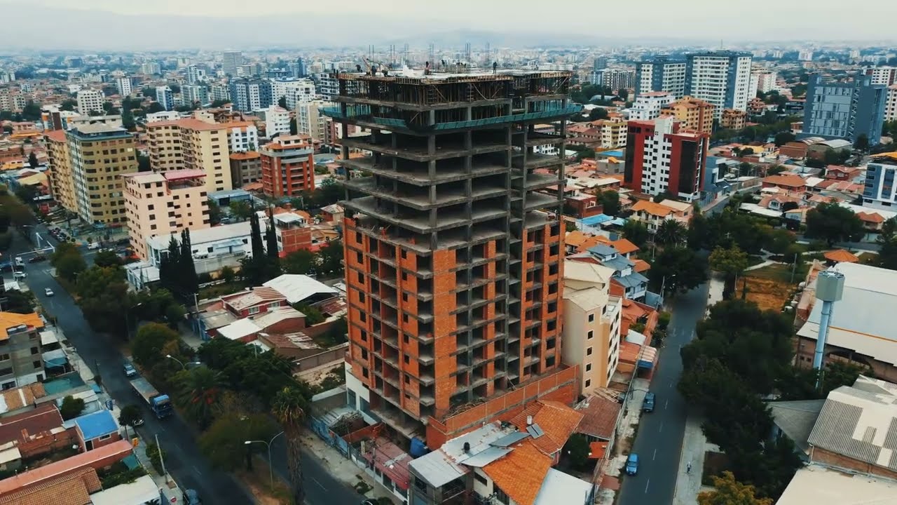 COCHABAMBA, más edificios en la llajta