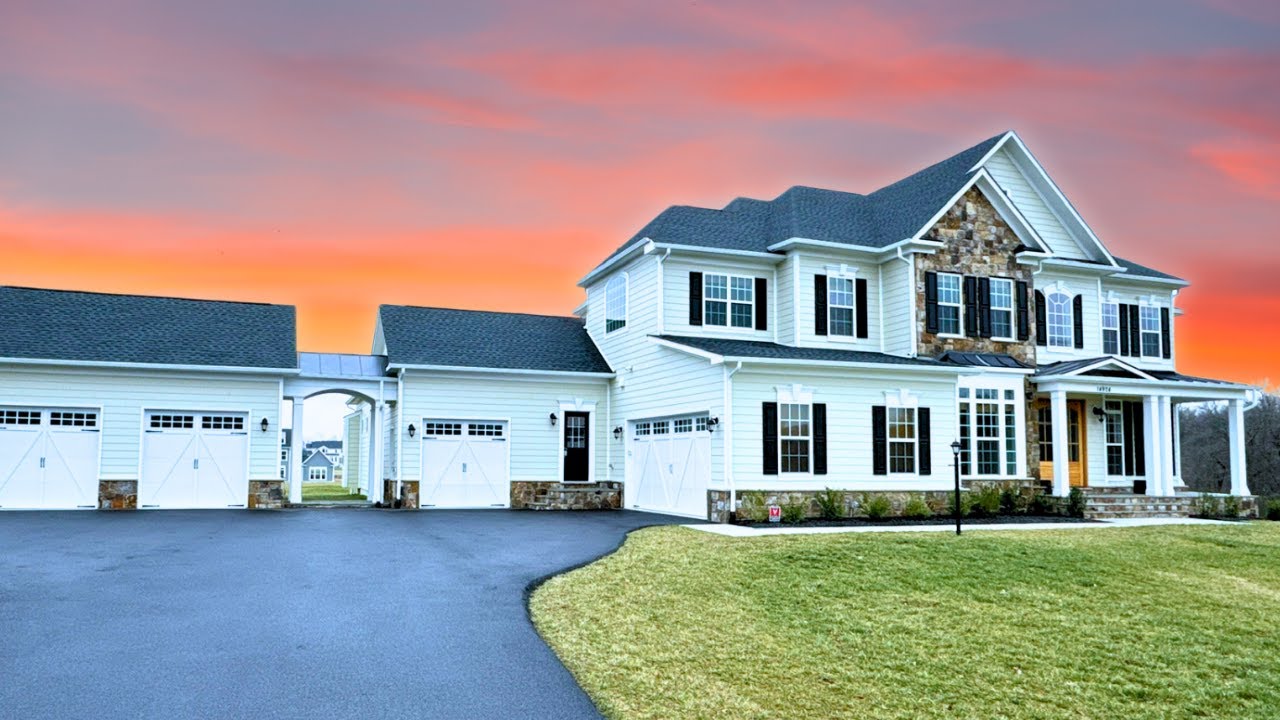 Tour the 6300 sqft Huntwick Model by Carrington on 2 acres located in Purcellville, VA