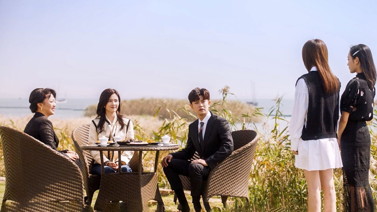 ประธานาธิบดีพาหญิงสาวกลับบ้านเพื่อพบพ่อแม่ของเธอ และการเคลื่อนไหวของเขาทำให้ทุกคนตกใจ!