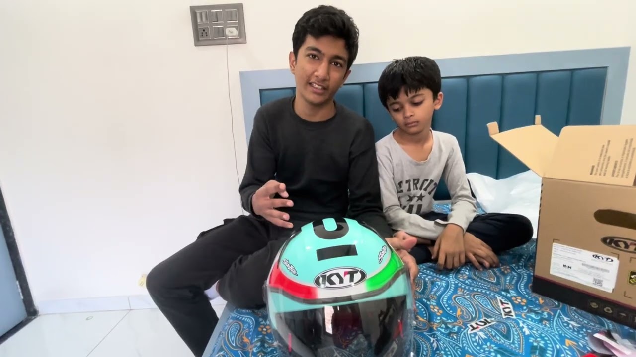 KYT D-City Dennis Foggia Gloss Helmet Unboxing + Features & Impressions #uboxing #helmet 