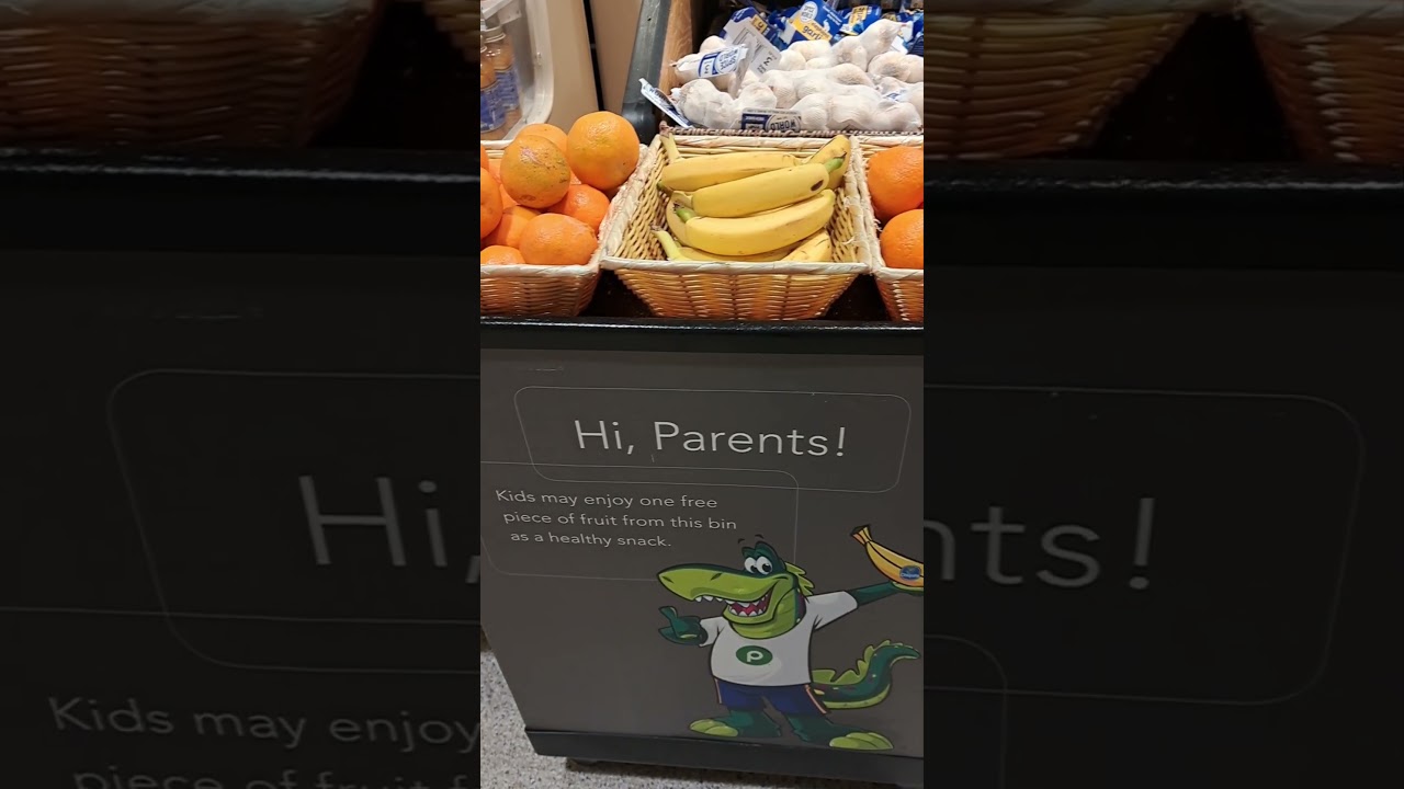 Free fruits at Publix grocery store for kids 😍 #publixshopping #usa#groceryshopping#thoughtful#kids