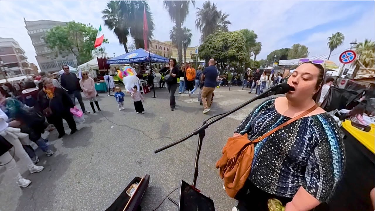 Le ho chiesto di cantare con me.. e ha stregato tutti con la sua voce!