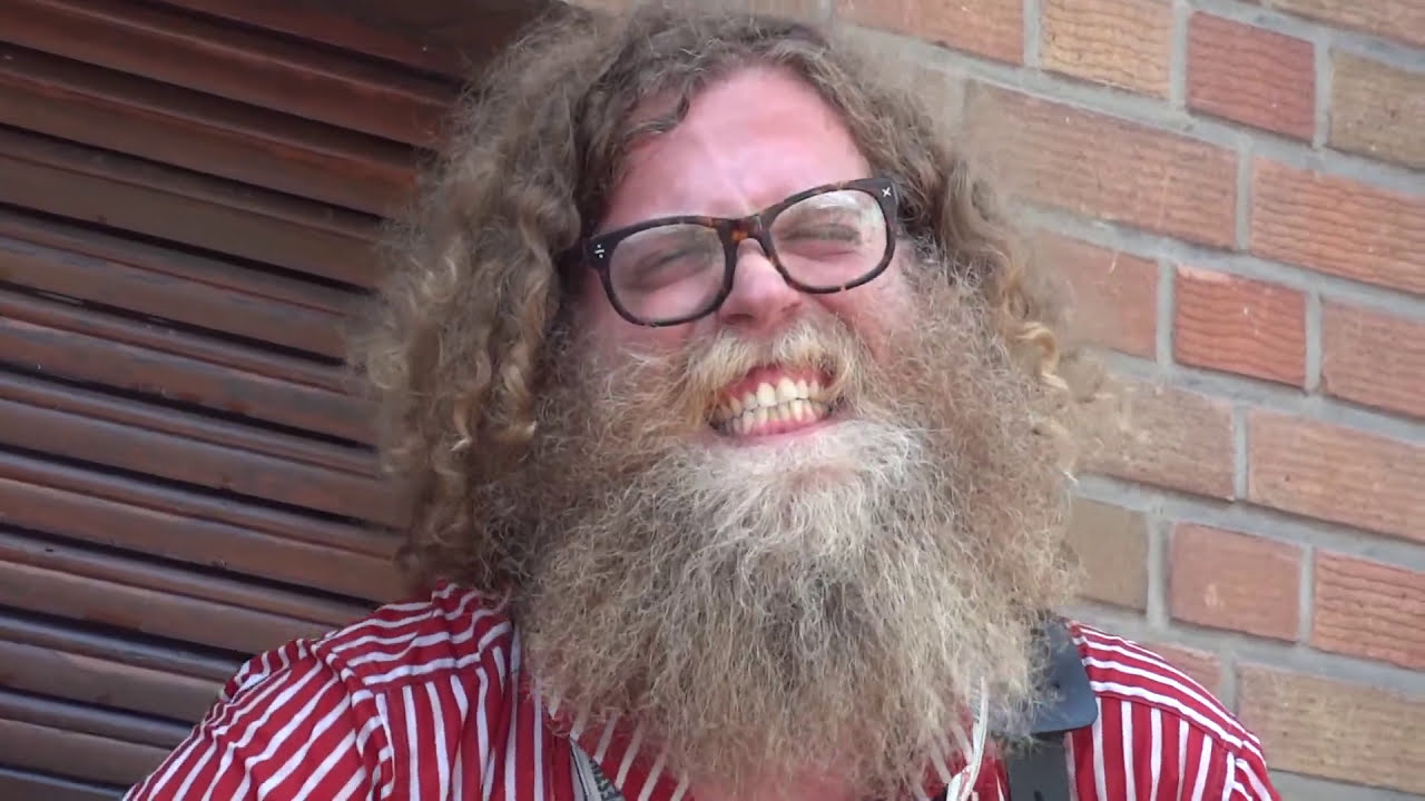 Ben Caplan - 40 days & 40 nights - window gig at Haldern Pop Bar