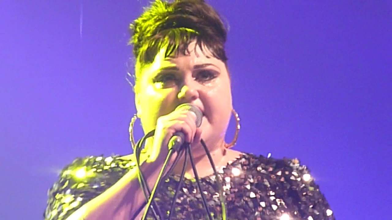 Beth Ditto - Love Long Distance (The Gossip) -- Live At AB Brussel 13-10-2017