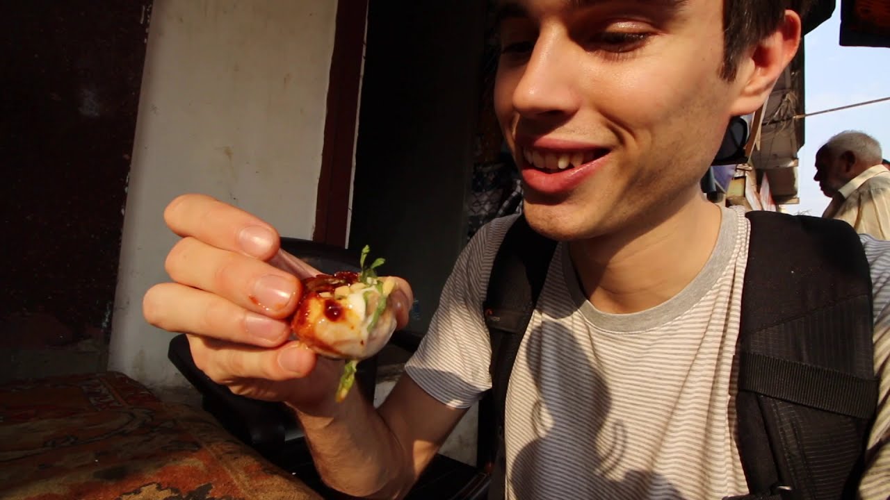 Canadian Tries INDIAN SNACKS in Varanasi, India 🇮🇳