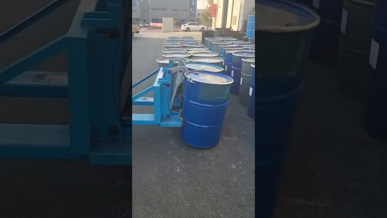 A strange way for a forklift to lift a drum