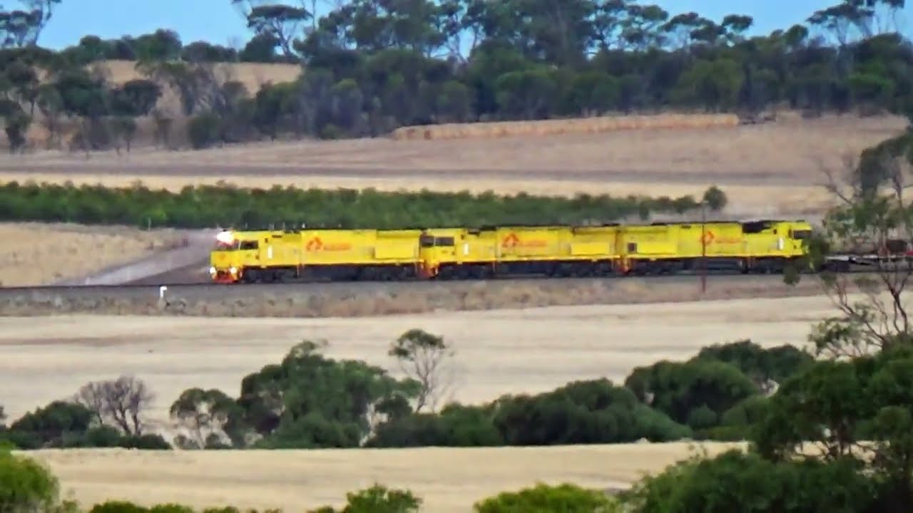 6025 /6023/6022 with the first Aurizon / Tronox mineral sands train into Western Australia