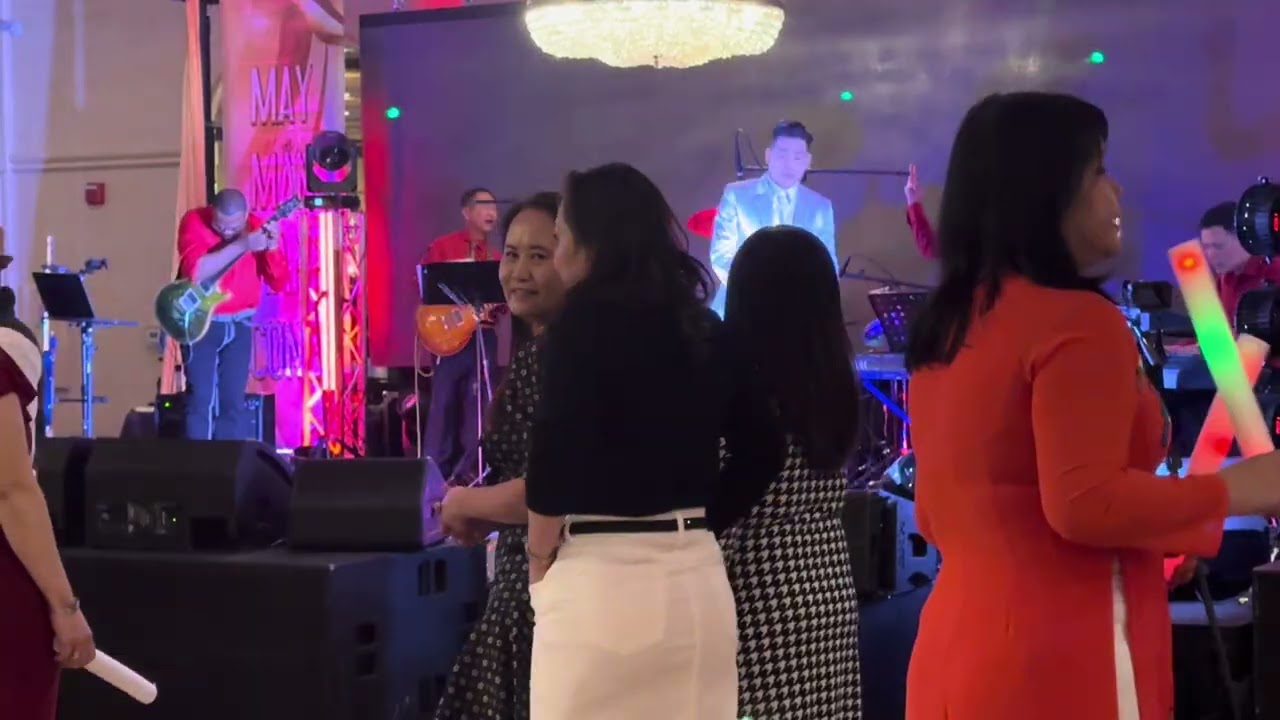 Tết Với Phùng Ngọc Huy! 