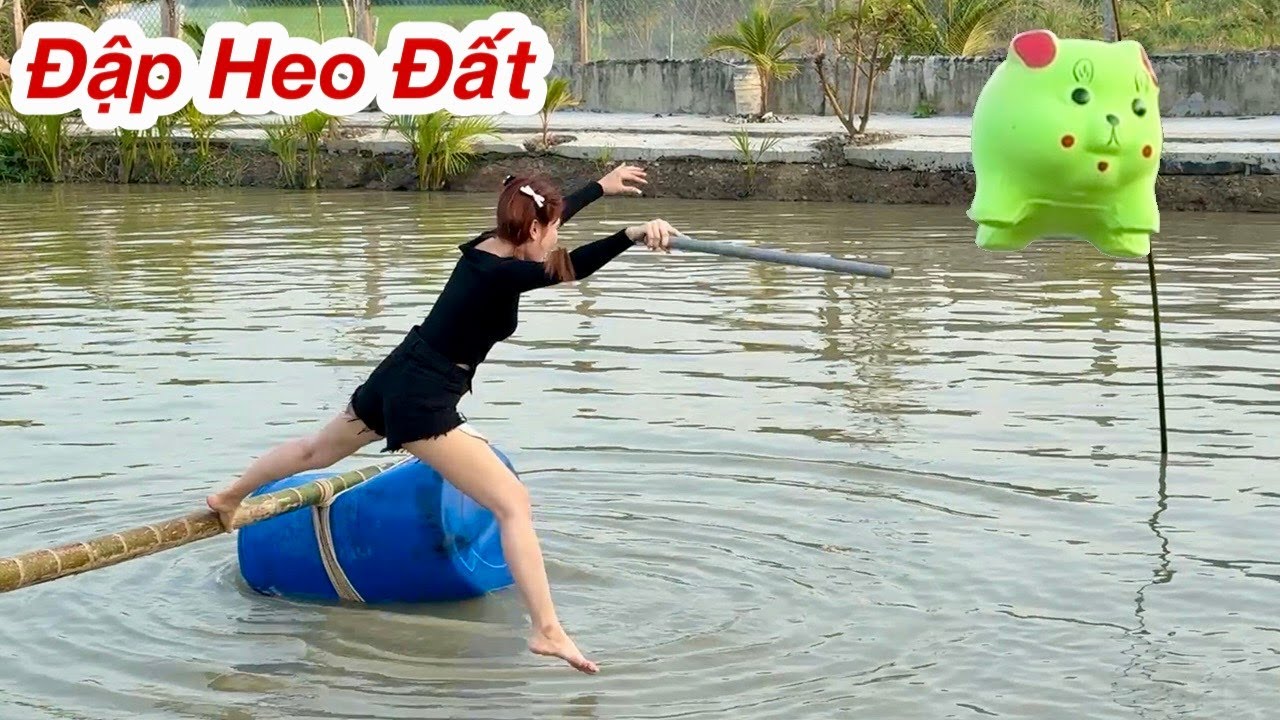 Thử Thách Đi Qua Cây Cau Đập Heo Đất Và Cái Kết Không Nhịn Được Cười