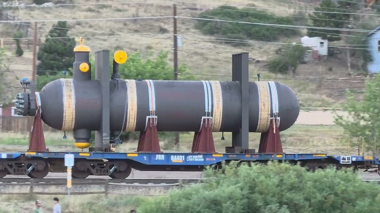 Train carrying strange object in Colorado 