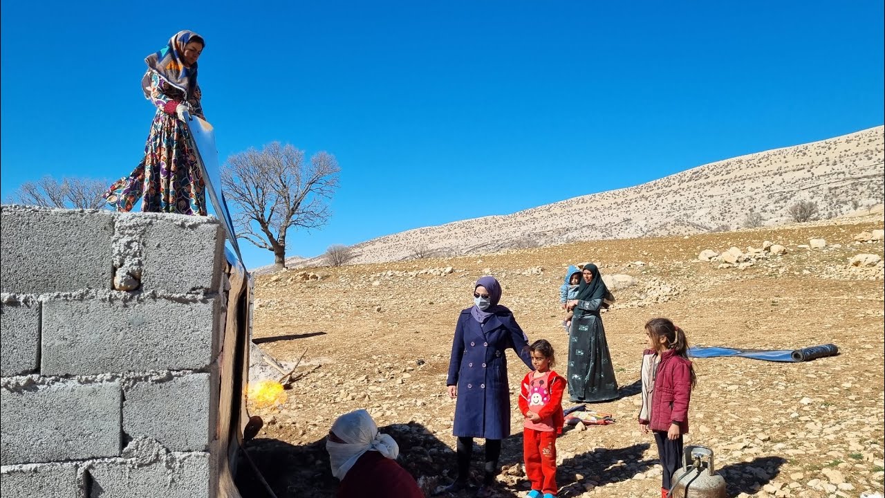 Balancing Acts: A Nomadic Woman Quest for Roof Repair 🏠🔨