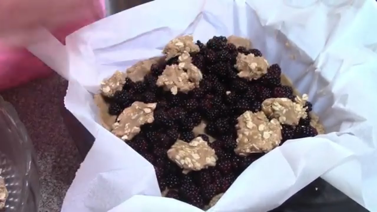 Blackberry Crumble #berries #berriesrecipe #crumbles #blackberries #blackberryrecipe #dessert