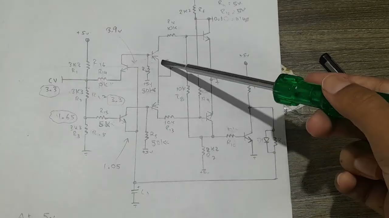 Discrete PWM and VCO oscillator | Only 7 transistors!