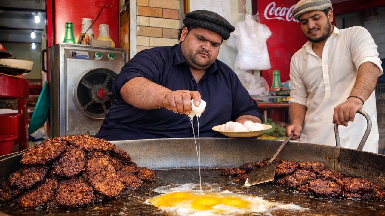 Famous Adam Khan Chapli Kabab in Afghanistan | Giant Size Kabab Made by BIG Man | Street Food 