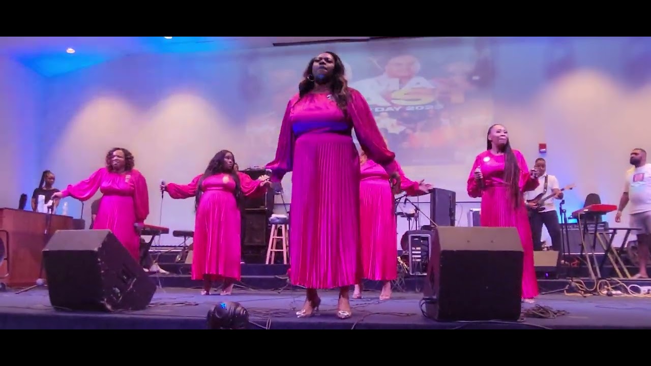 Lisa Knowles Smith and The Brown Singers Sunday May 14th 2023 by VAD (1)