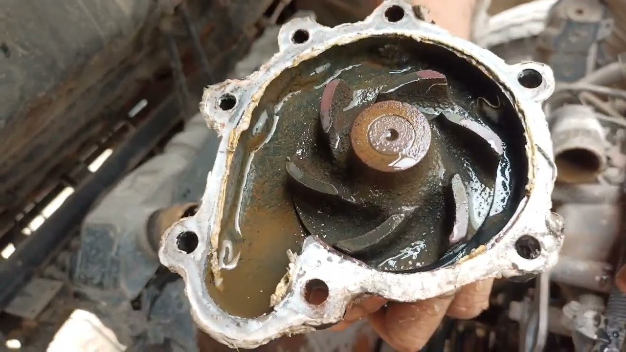 how to  replaced  heavy truck water pump  | mazda TF | pakistani trucks