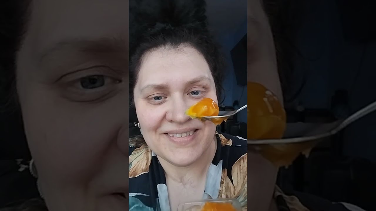 Пана Кота вкусный десерт с манго😝 пробуем вкусняшку ❤️