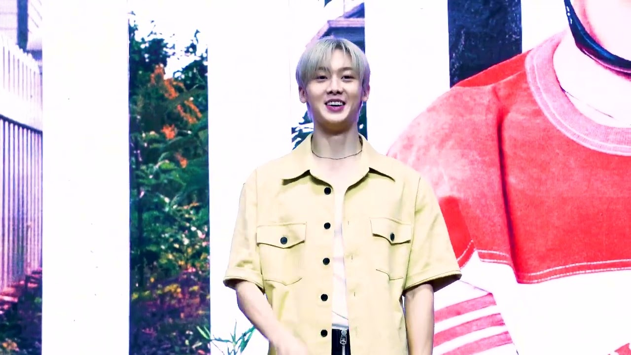 250815 윤산하 chameleon fan sign 6PM