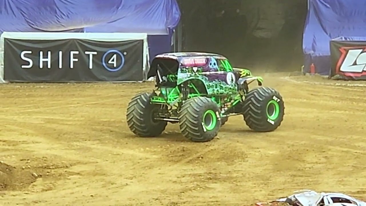 GRAVE DIGGER FREESTYLE (NO SCORE)