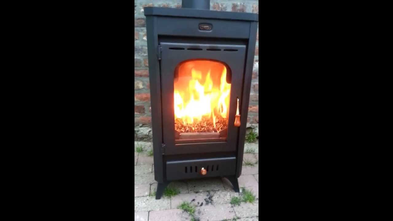 Passie voor Pellets Limburg pelletkorf in houtkachel