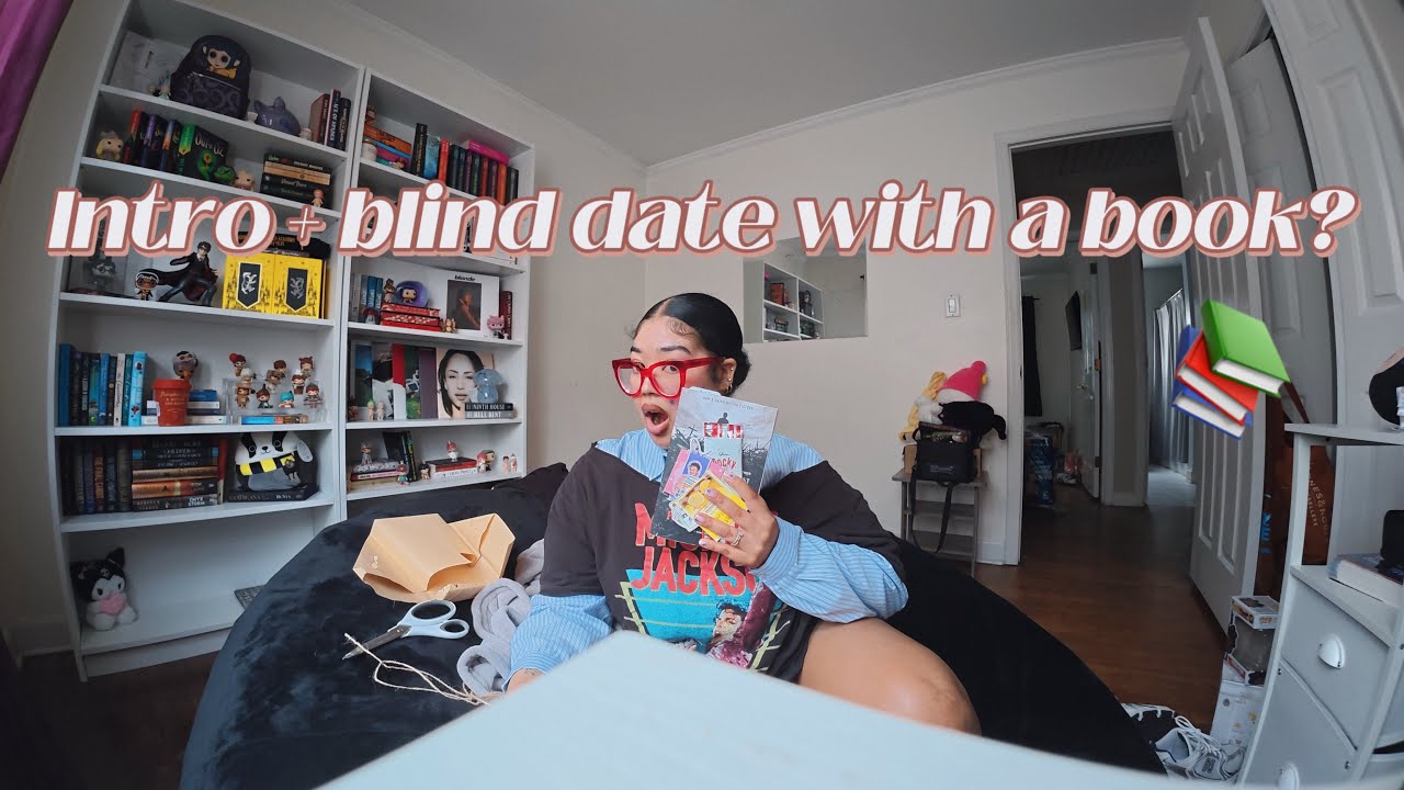 Quick introduction + Blind book unboxing 📖🎀