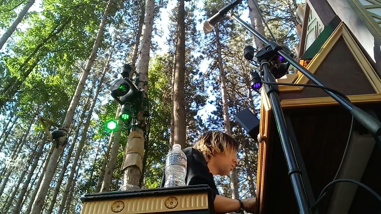 Porter Robinson Plays piano with Talented Fan (Secret show) Electric Forest. 2022