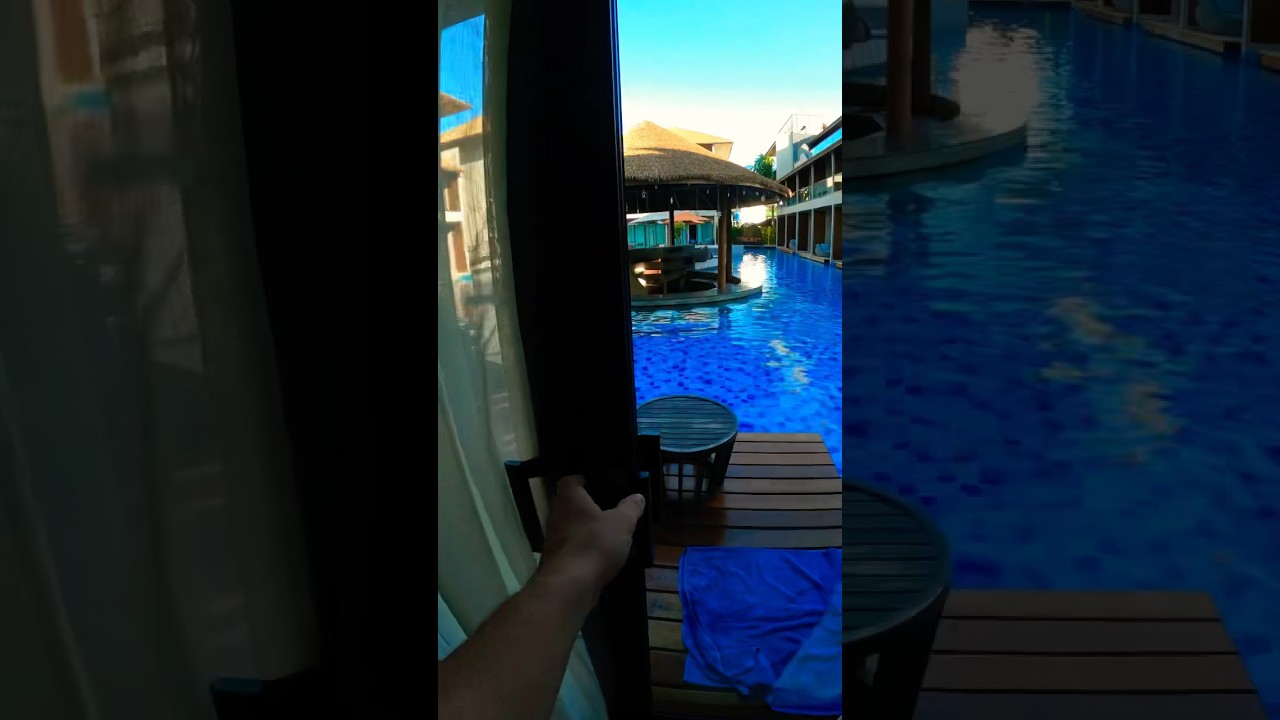 Pool Access Room 😎
