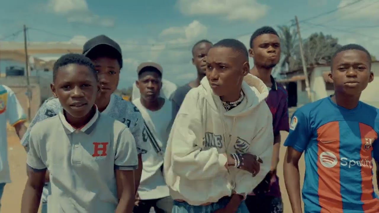 Kevine wizzy - L'école (clip officiel)