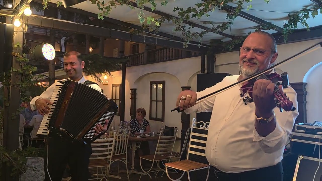 Viața în roz la Hanul lui Manuc
