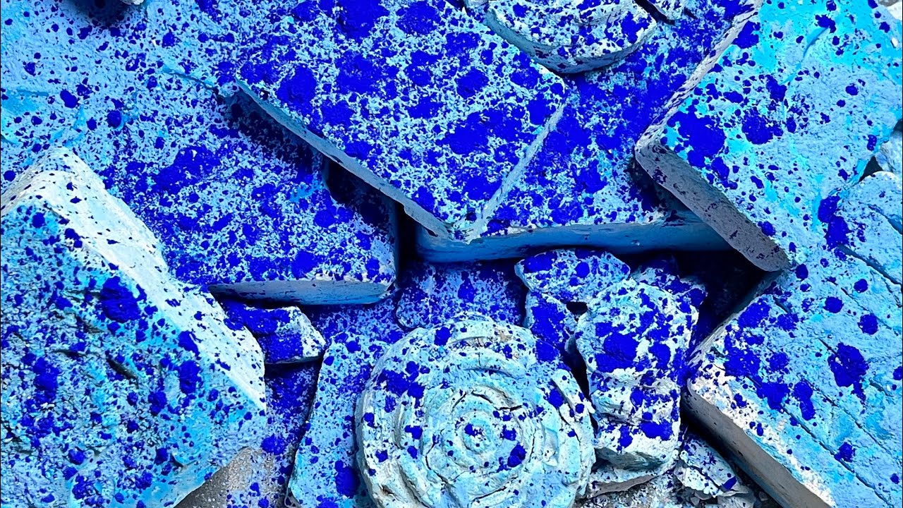 #Oddlysatisfying💙💙 Blue Reforms Crushes ASMR #gymchalkasmr #chalk