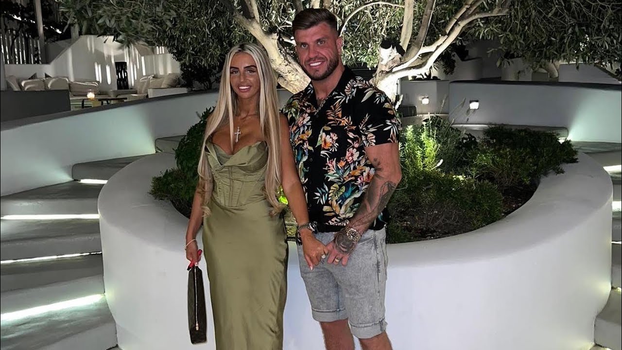 Mr & Mrs Joyce Honeymoon Santorini ☀️😎🍹🏝🛩