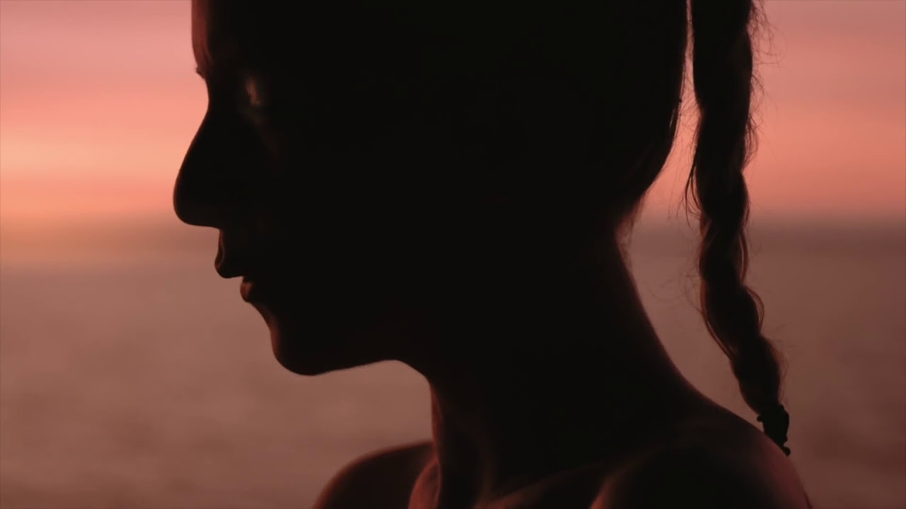 iamamiwhoami; tap your glass