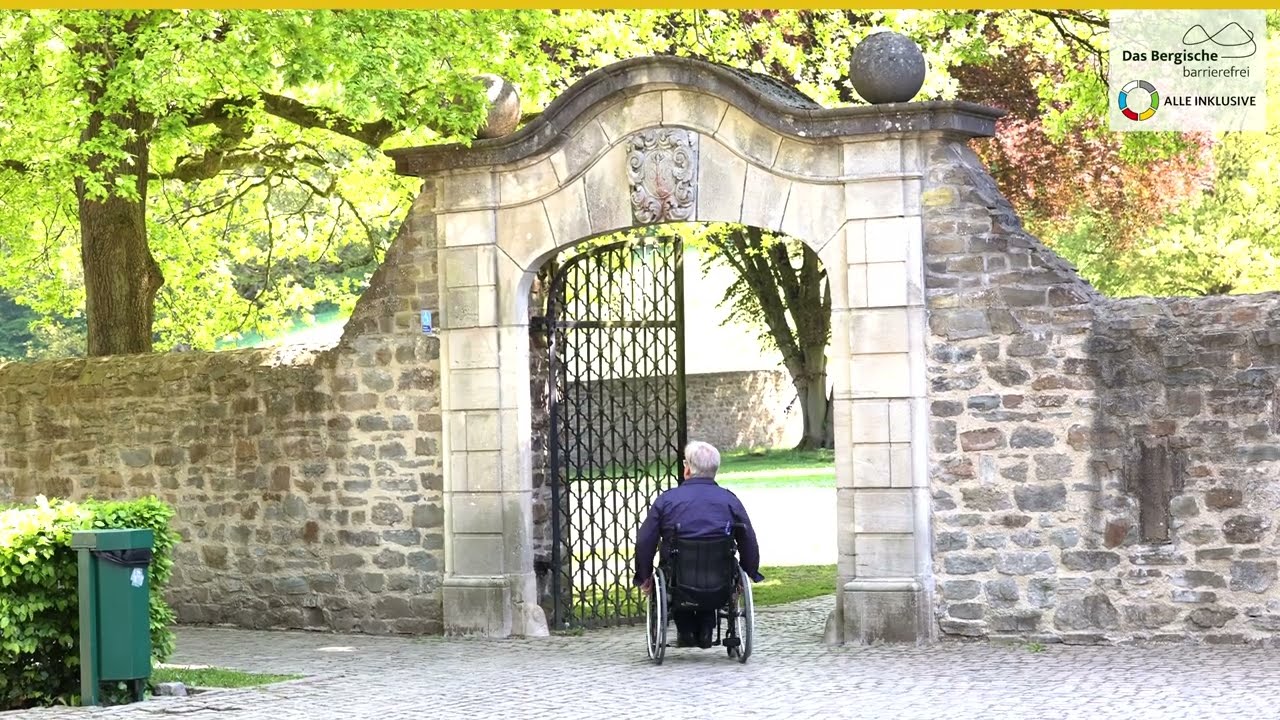 Barrierefreier Eingang am Altenberger Dom in Odenthal