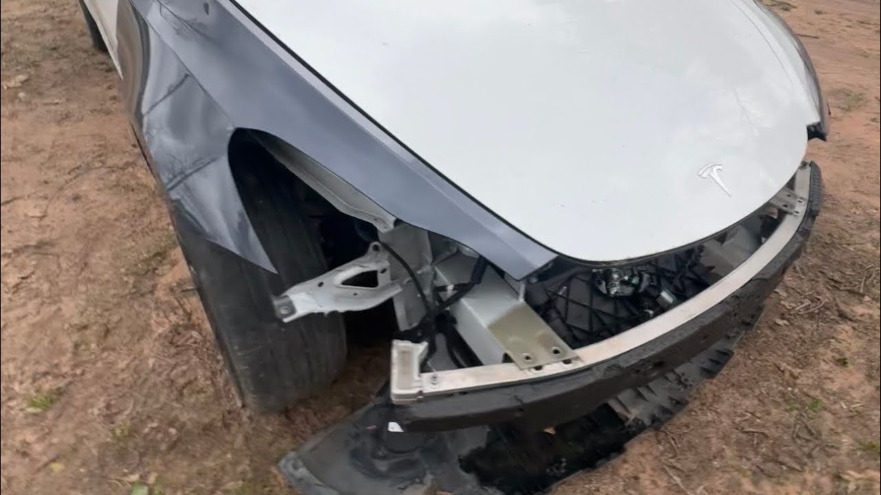 Instalando radiator support tesla model y