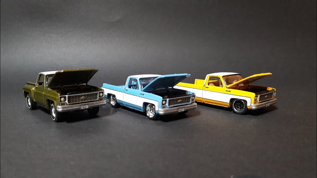 DETALLES DE CAMIONETAS JOHNNY LIGHTNING Y AUTOWORLD