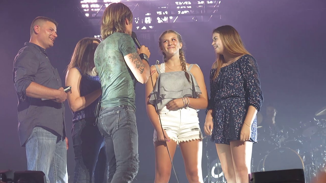 Keith Urban Brings Fan on Stage for Sweet 16th Birthday. Kansas City's Sprint Center Graffiti U 2018