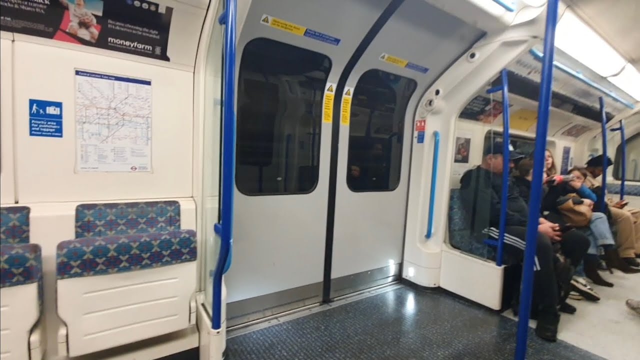 Some good Victoria Line noise! (London Underground)