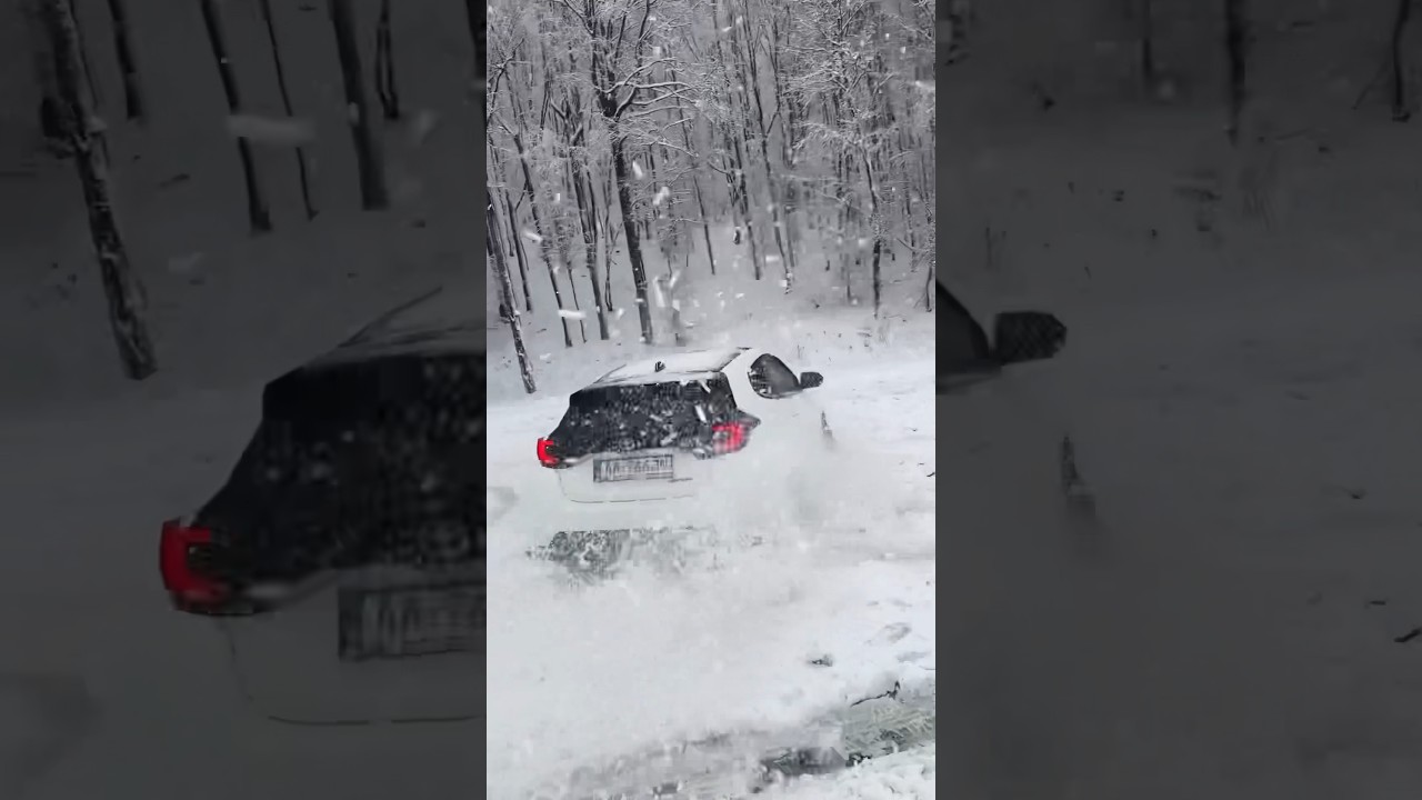 Toyota GR Yaris ❄️🏁 AWD in Sport mode (30:70) and traction control off 😊 #toyota #gryaris