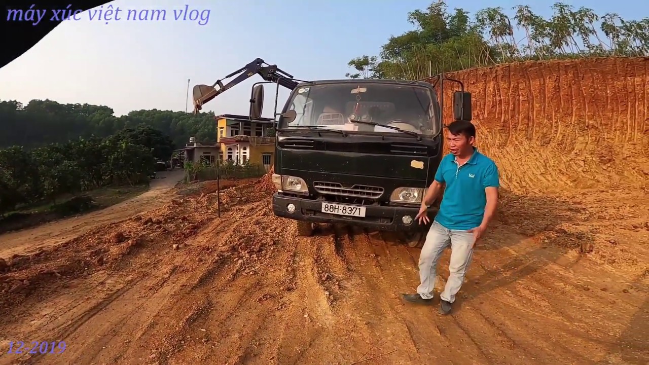 Hai Máy Xúc KOMATSU PC58UU 3. 1 Máy Sửa Ta Luy 1 Máy Xúc Đất Lên Xe Ô TÔ . MÁY XÚC VIỆT NAM VLOG
