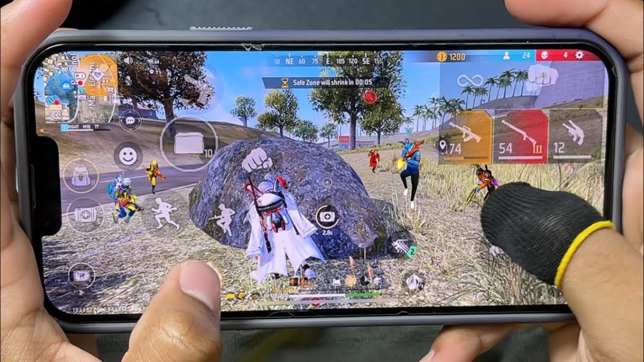 HANDCAME ⚡️ SOLO VS SQUAD iPhone 11 Free Fire Gameplay