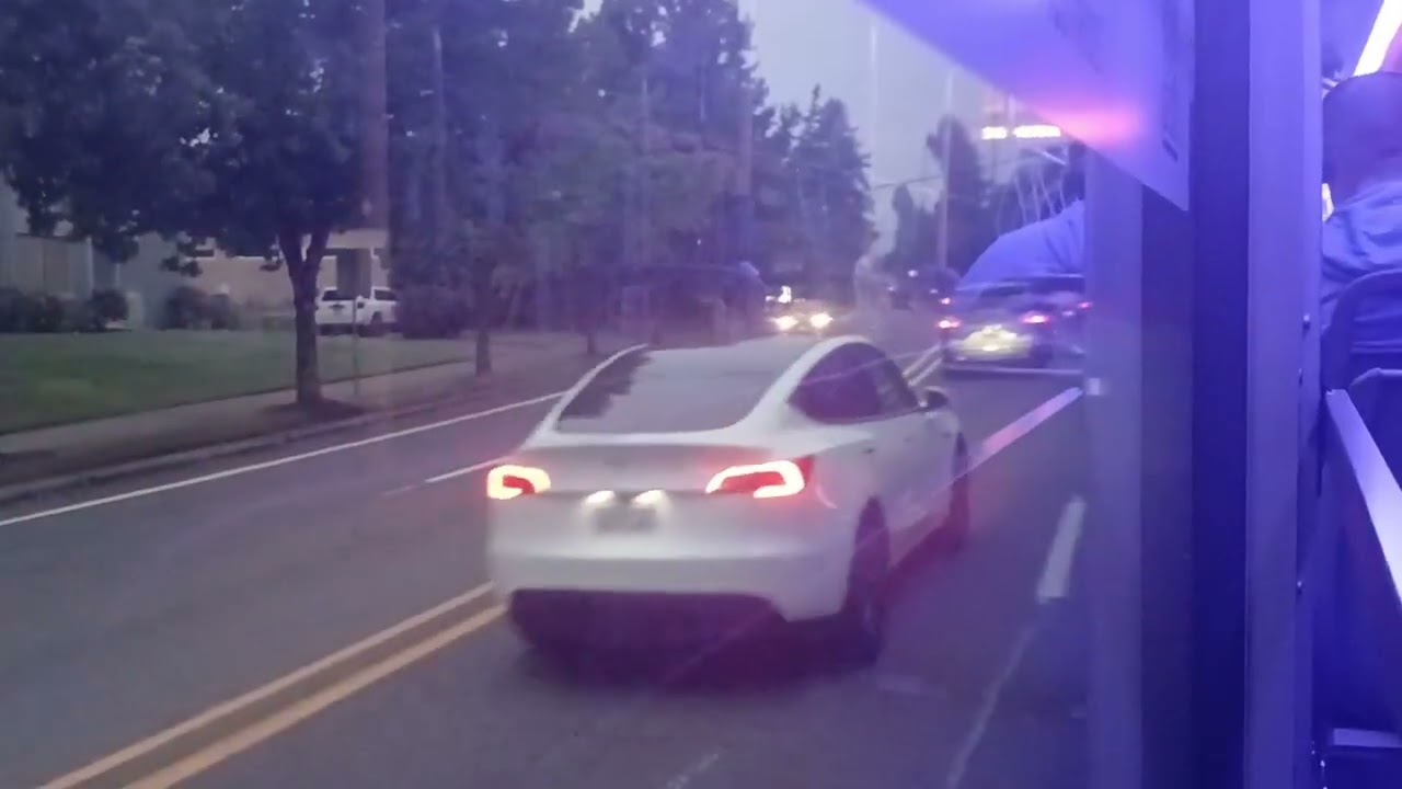 (Offline Oddities) TriMet Ride-A-Long | Line 31 on a Electric 