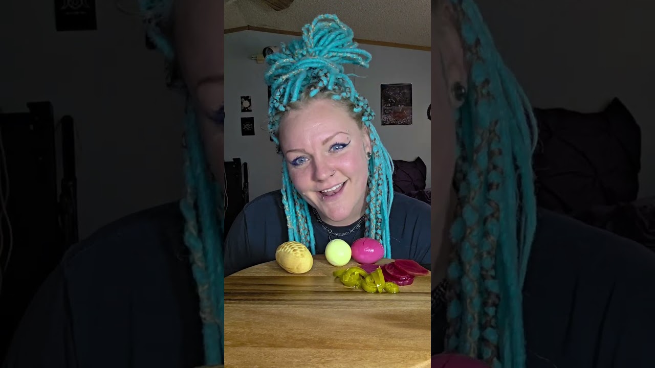 Assemble A Snack Plate #snackplate #mukbang #eatingsounds #eatingasmr #chewingsounds #girldinner 