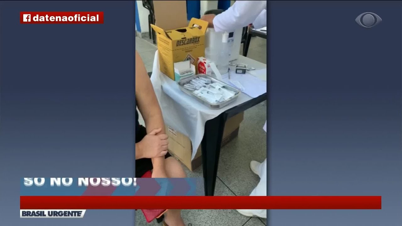 MAIS UMA ENFERMEIRA FINGE APLICAR VACINA EM PACIENTE