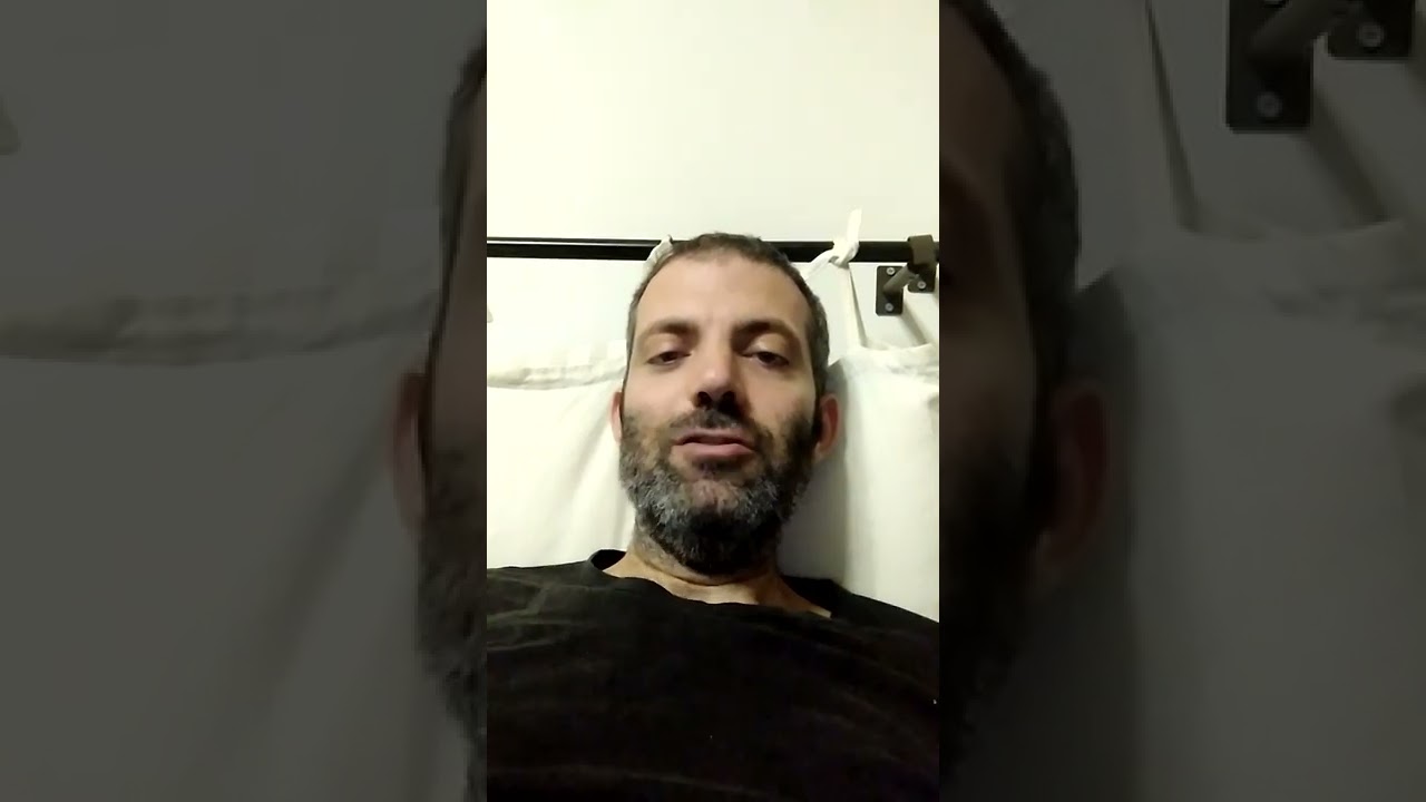 Ciao mi presento... scusate la faccia e il tono da funerale ma sono emozionato. 😁😂