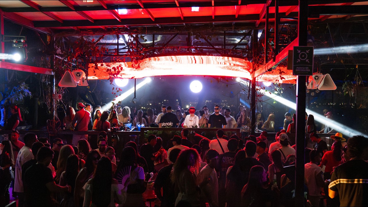 Cleyn B3B Besoul B3B Salva (COL) - Session 4 Sunset Showcase Frecuencia Violeta(Tech House Live Set)