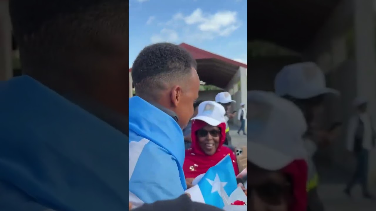 Referee Omar Artan received a hero&rsquo;s welcome when he landed back in Somalia today 🇸🇴👏