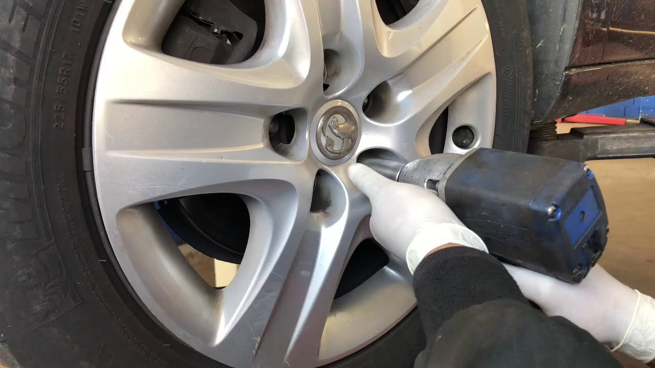 How to replace front brake pads on Vauxhall Insignia
