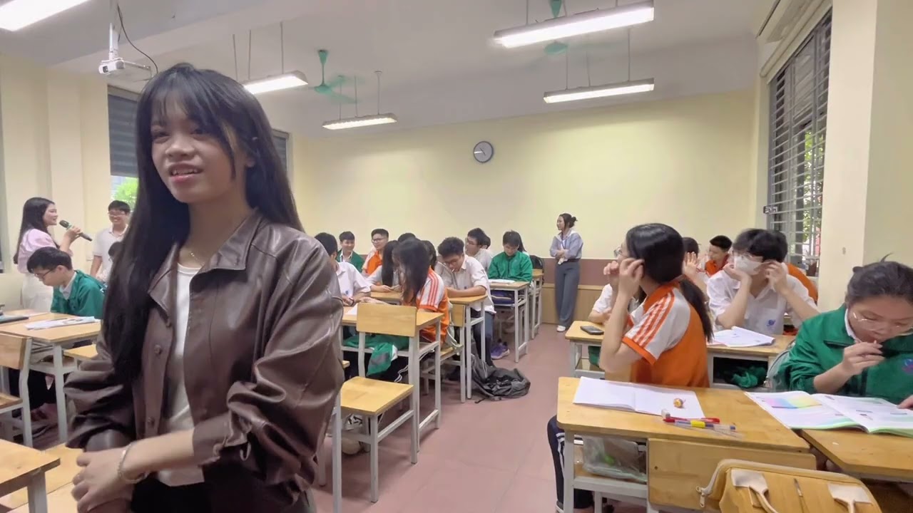 Chủ đề 6: Thực hiện trách nhiệm với cộng đồng. Hoạt động trải nghiệm lớp 11