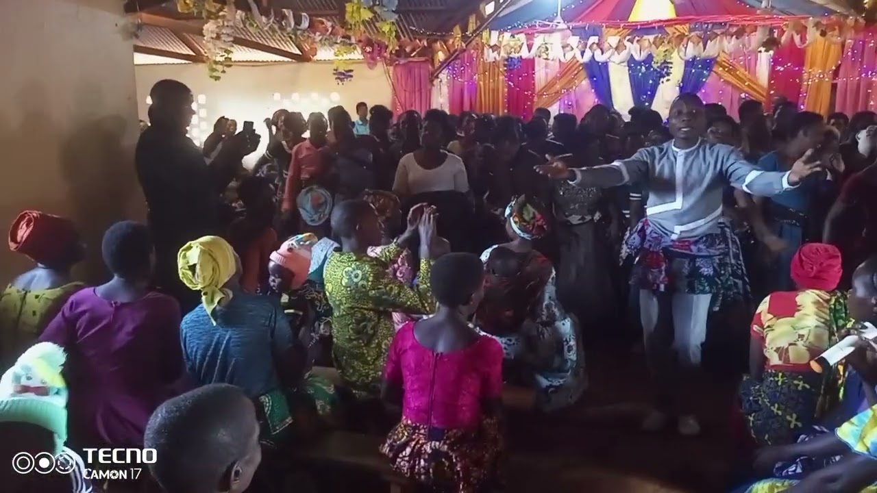 Baada ya maombi ya siku 40  yoram alivyo imba kanisa zima wakashindwa kujizuwia 